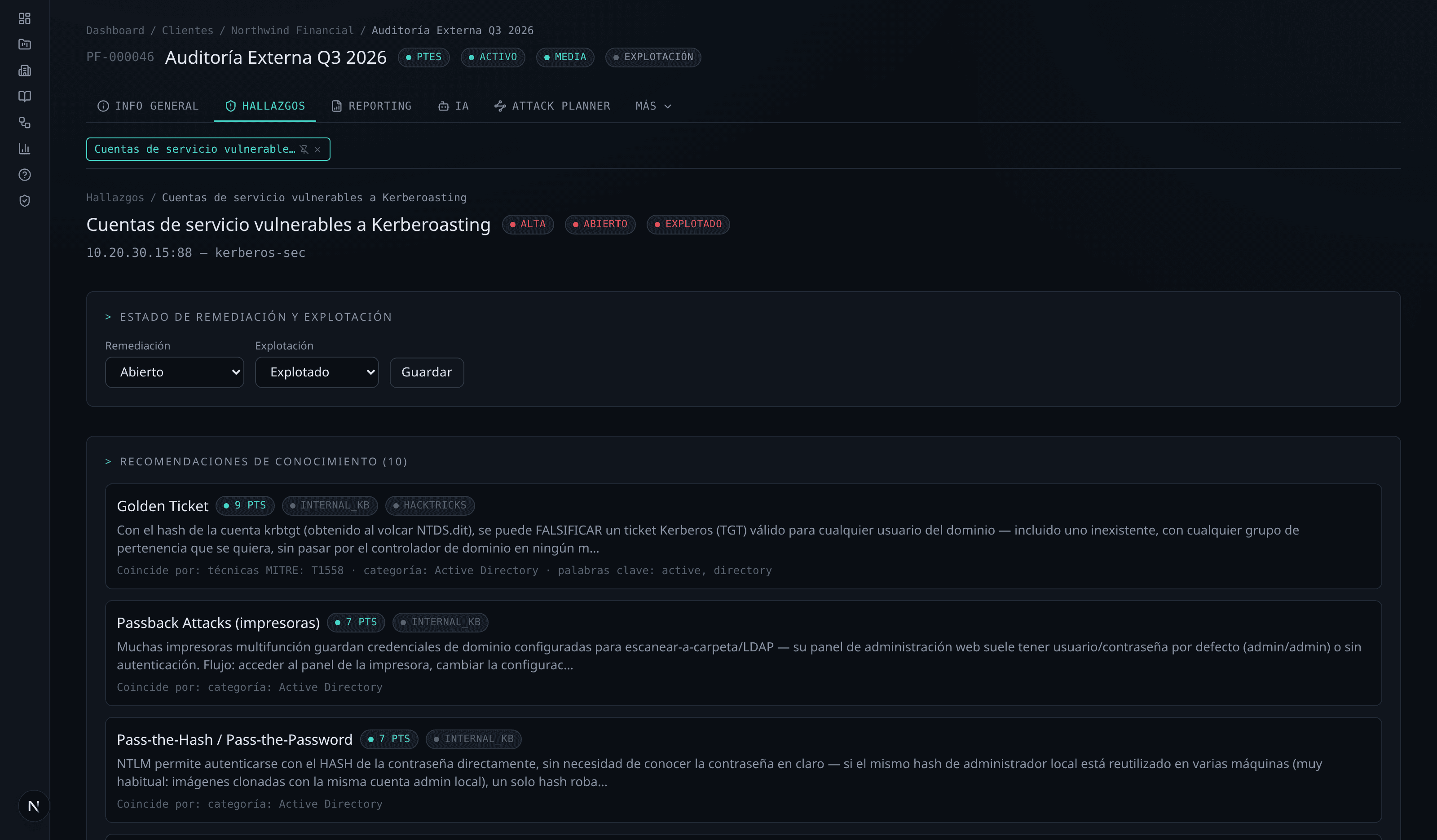 Panel de recomendaciones del Knowledge Engine sobre un hallazgo, con técnicas MITRE y fuente citada